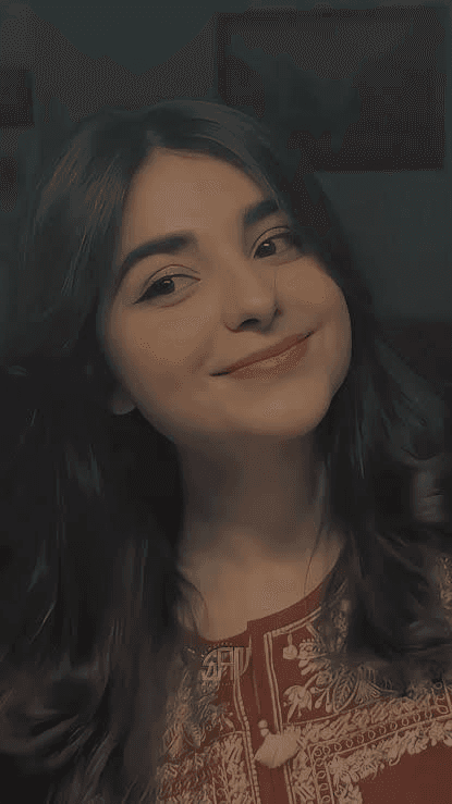 Mahnoor, the AI-generated creator, presenting the product